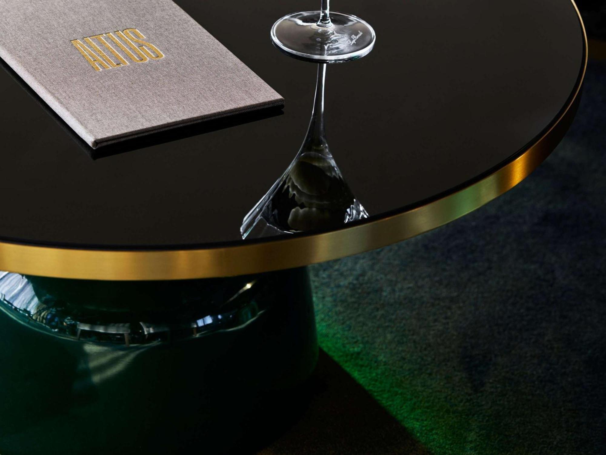 Hotel Chadstone Melbourne Mgallery Collection מראה חיצוני תמונה A table at the bar